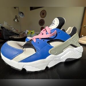 Nike Air Huraches Size 8.5